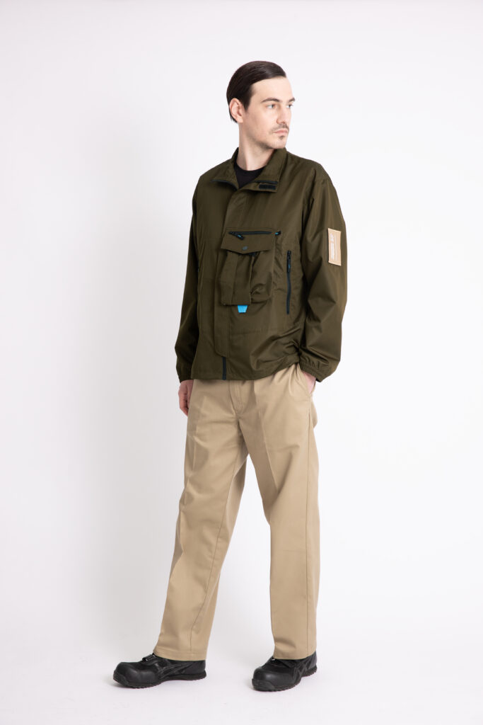 ESSENTIAL JACKET
